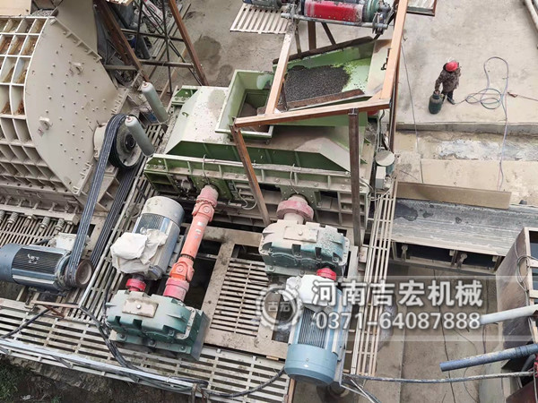 制砂設(shè)備用啥好-用吉宏液壓對輥破碎機?。? /> </a>
                            <div   id=
