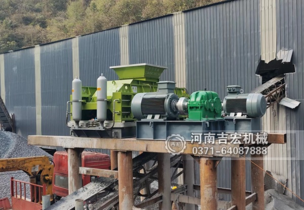 為什么優(yōu)質商砼站都指定液壓對輥制砂機加工的瓜米石砂？